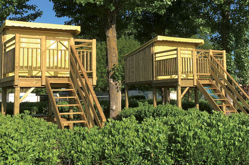 Hébergement en bois Campétoile crée par Les Terrasses du Lys